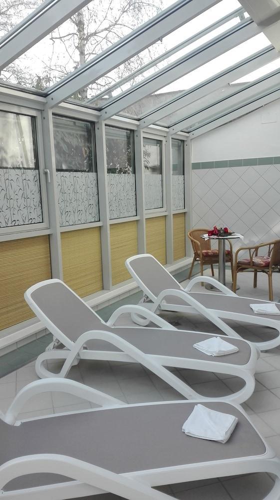 Hotel Schloss Schweinsburg Neukirchen-Pleisse Luaran gambar