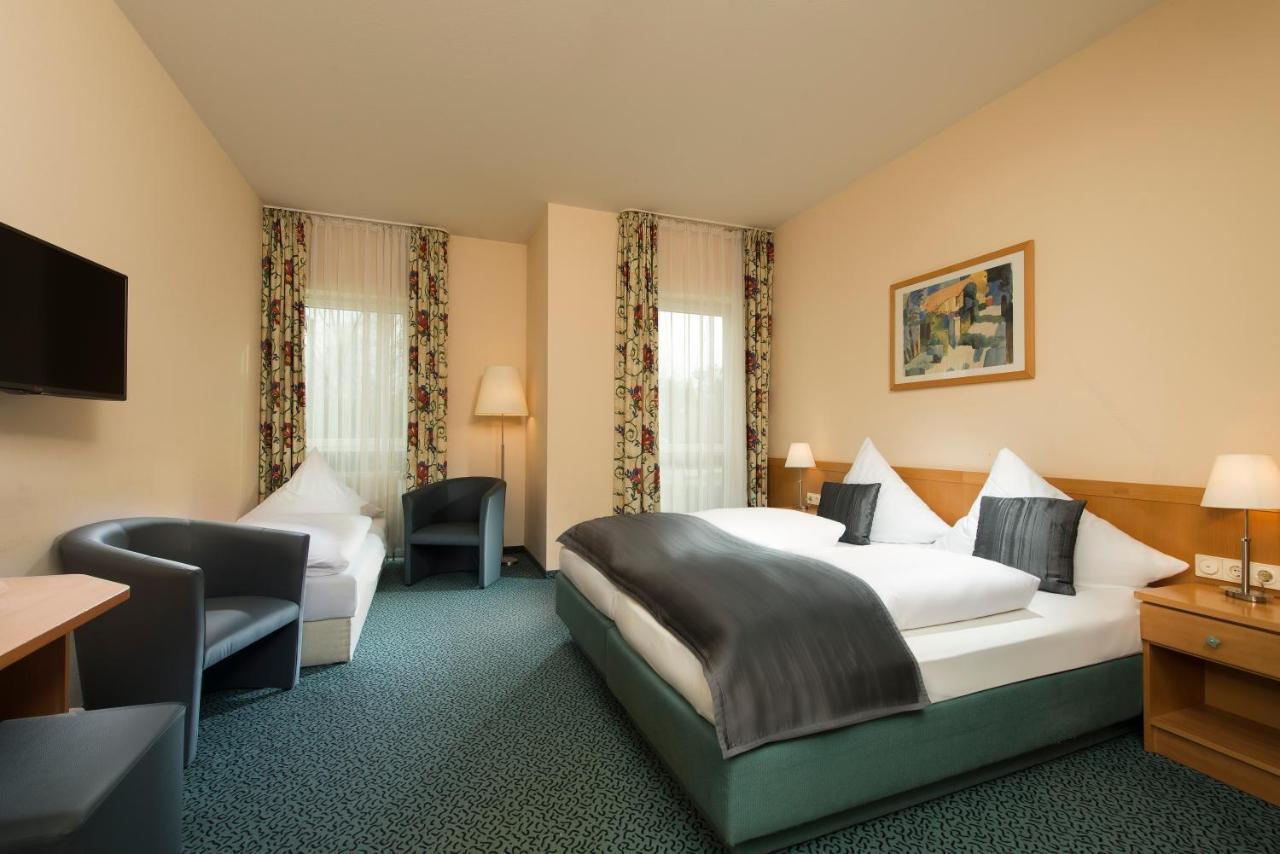 Hotel Schloss Schweinsburg Neukirchen-Pleisse Luaran gambar
