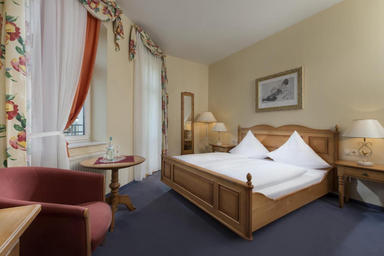 Hotel Schloss Schweinsburg Neukirchen-Pleisse Luaran gambar