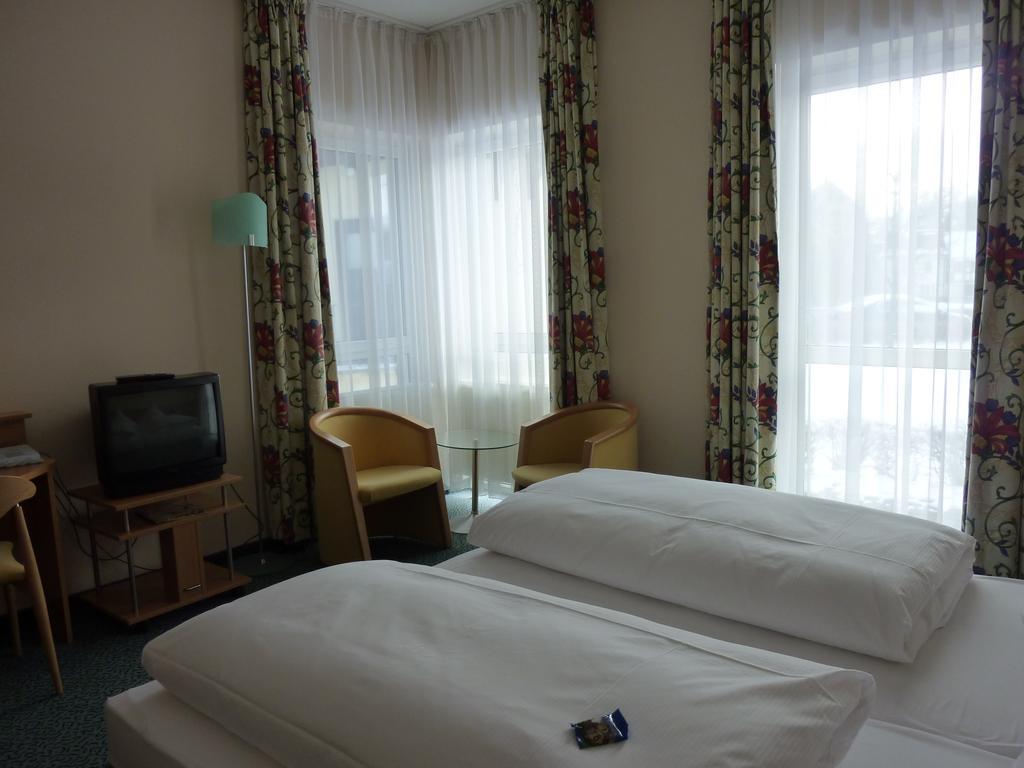 Hotel Schloss Schweinsburg Neukirchen-Pleisse Bilik gambar