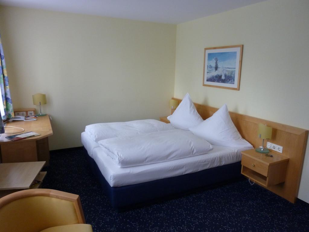 Hotel Schloss Schweinsburg Neukirchen-Pleisse Bilik gambar