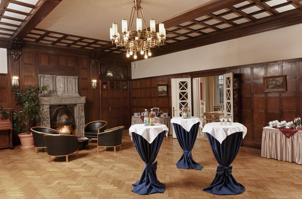 Hotel Schloss Schweinsburg Neukirchen-Pleisse Dalaman gambar